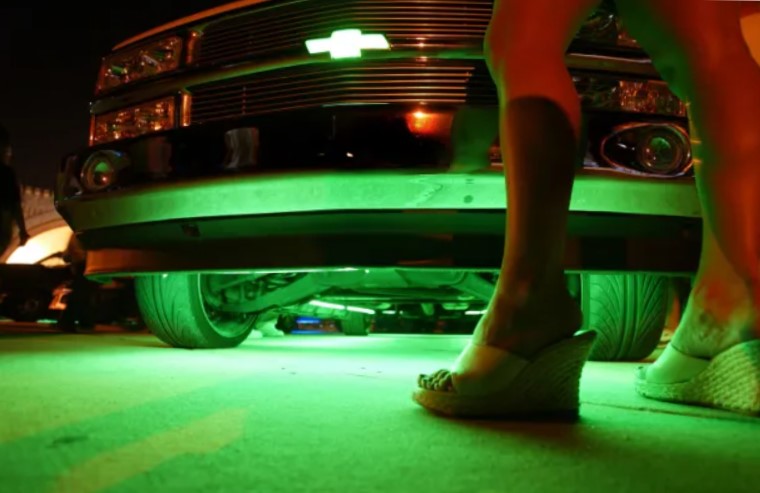 Are under car neon lights legal in Australia?